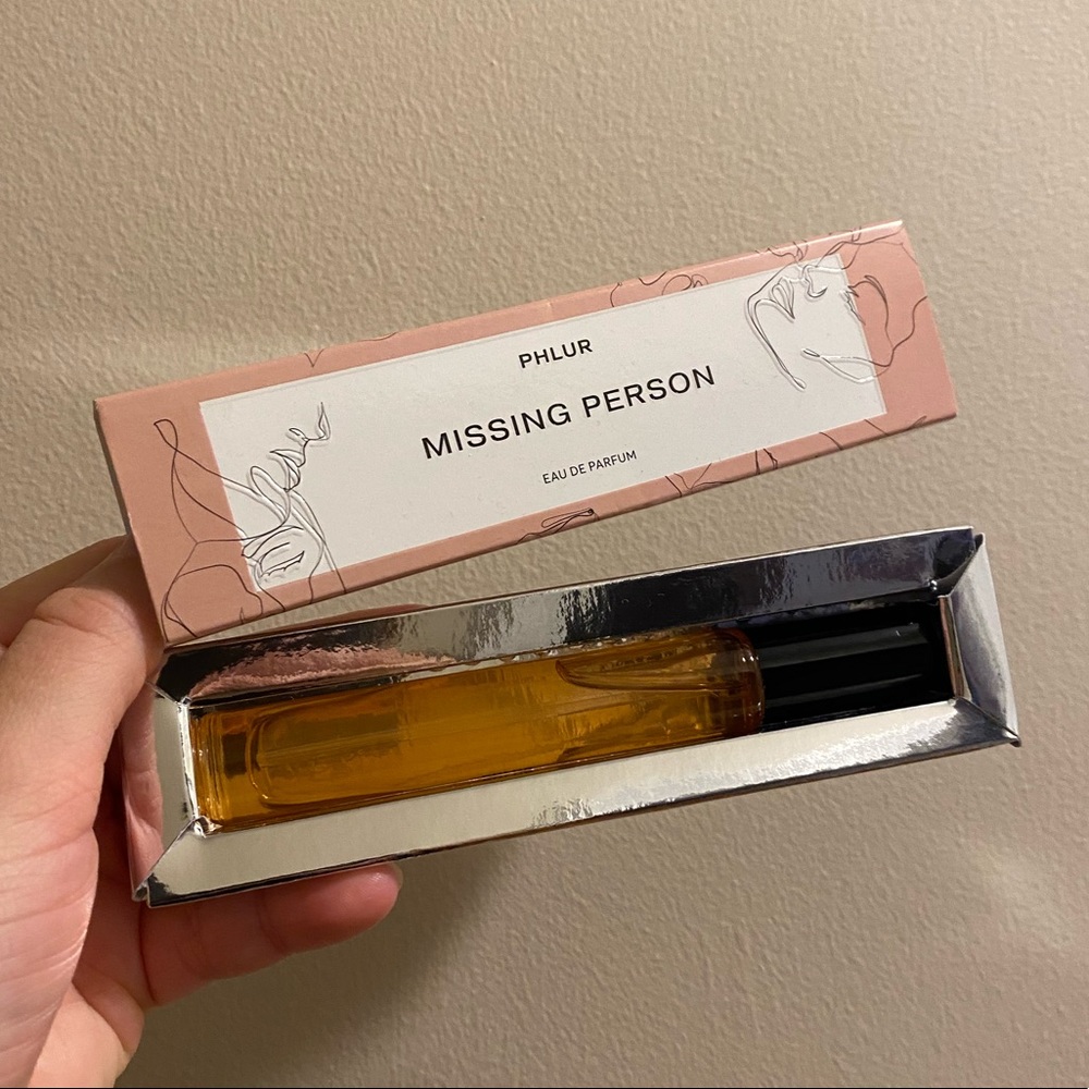 Phlur Missing Person travel spray perfume